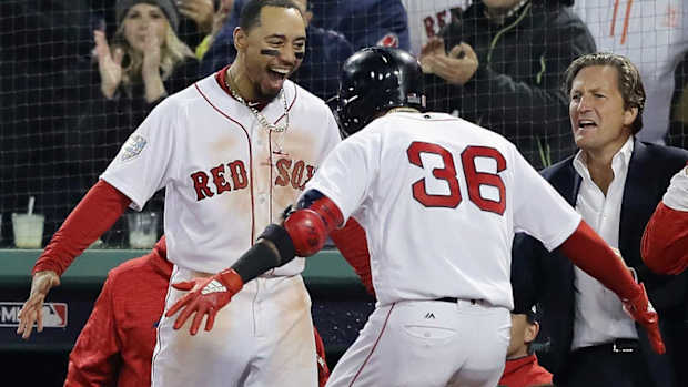 sox-win-ws-gm1.jpg
